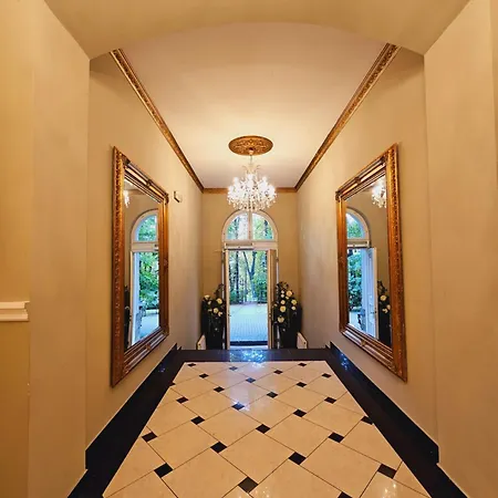 Hotel Kasztanowy Dwor *