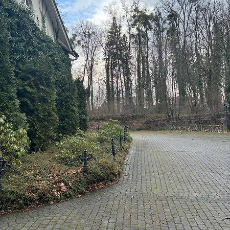 Kasztanowy Dwor Otel