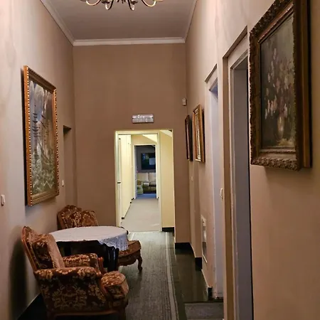Kasztanowy Dwor *
