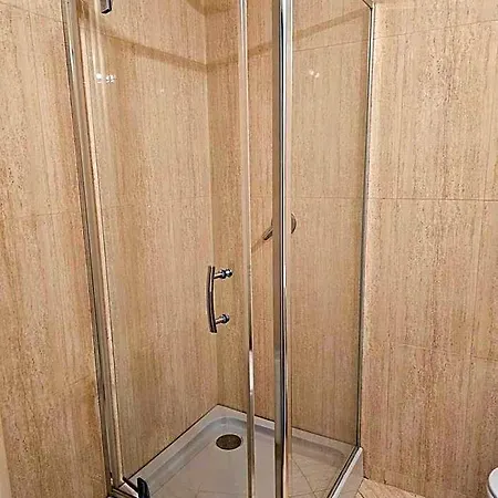 Kasztanowy Dwor Hotel *