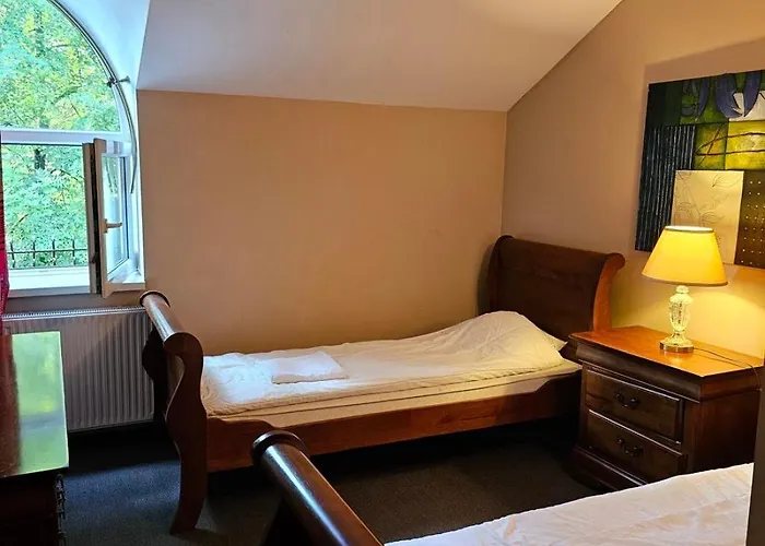 Kasztanowy Dwor Otel