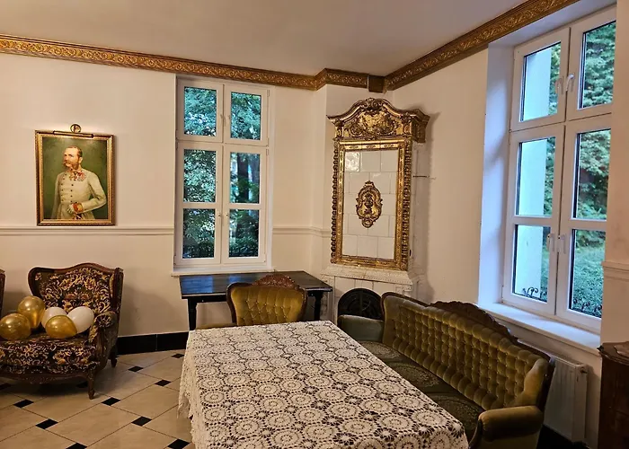 Kasztanowy Dwor Otel *